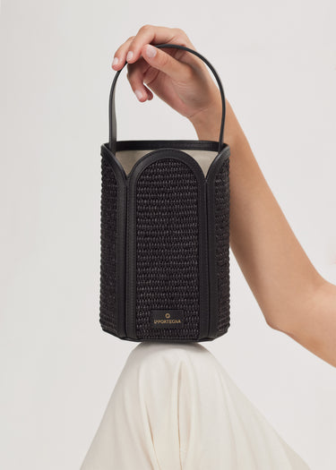 Bolso tote de yute negro con detalles en piel negra de La Portegna, hecho a mano en España Ubrique
