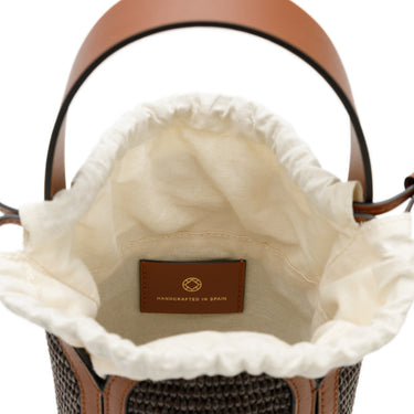 Bolso tote de yute marrón con detalles en piel caoba de La Portegna, hecho a mano en España Ubrique