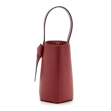 bolso tipo bucket de piel cereza hecho a mano con detalle de nudo, asa superior y bandolera