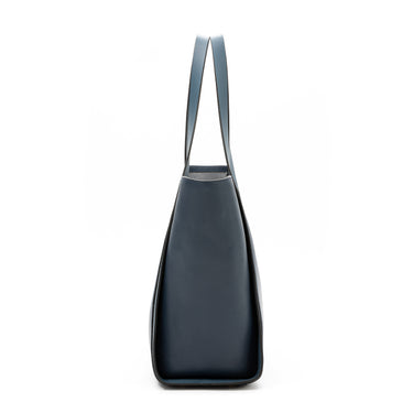 Sol tote bag leather navy. Handcrafted in Spain. La Portegna