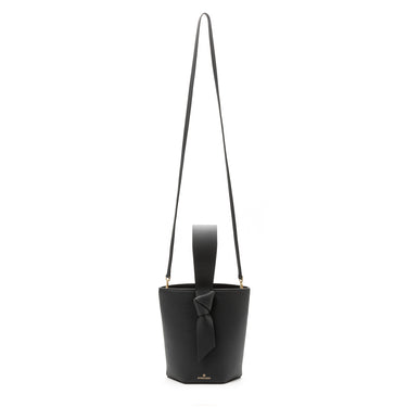 bolso tipo bucket de piel negro hecho a mano con detalle de nudo, asa superior y bandolera