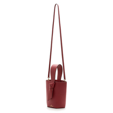 bolso tipo bucket de cuero cereza hecho a mano con detalle de nudo, asa superior y bandolera